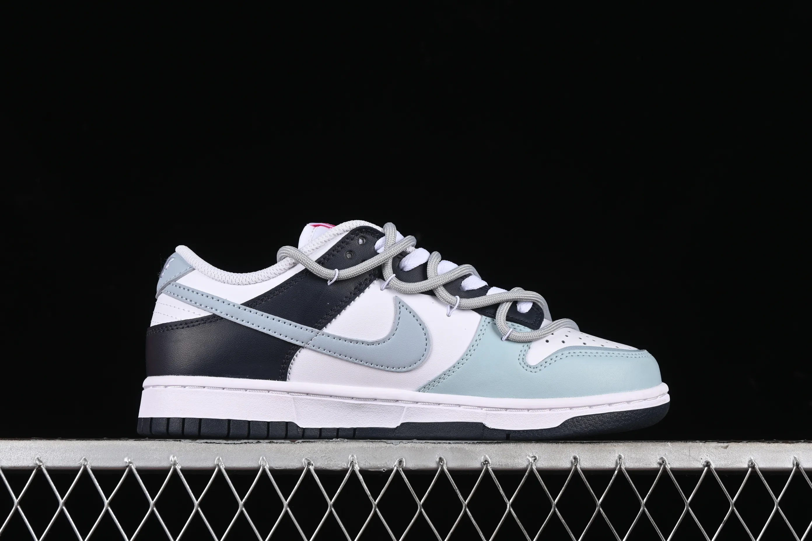 All categories Nk SB Dunk series Nk SB Dunk Low low-top sneakers Nk Dunk Low Retr niche graffiti SB strap low-top casual sneakers FB9109-401